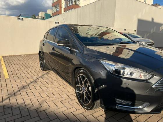 FORD FOCUS 2.0 TITANIUM 16V FLEX 4P POWERSHIFT FORD FOCUS 2.0 TITANIUM 16V FLEX 4P POWERSHIFT